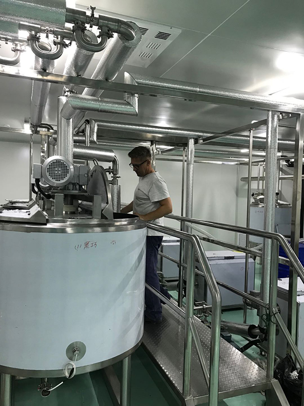 制造和安裝上海嘉納絲卡食品有限公司2條巧克力生產線。流水線為比利時進口